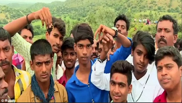 Le hoi o An Do anh 9