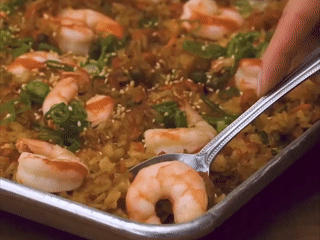 Tu lam com chien tom ngon nhu ngoai hang hinh anh