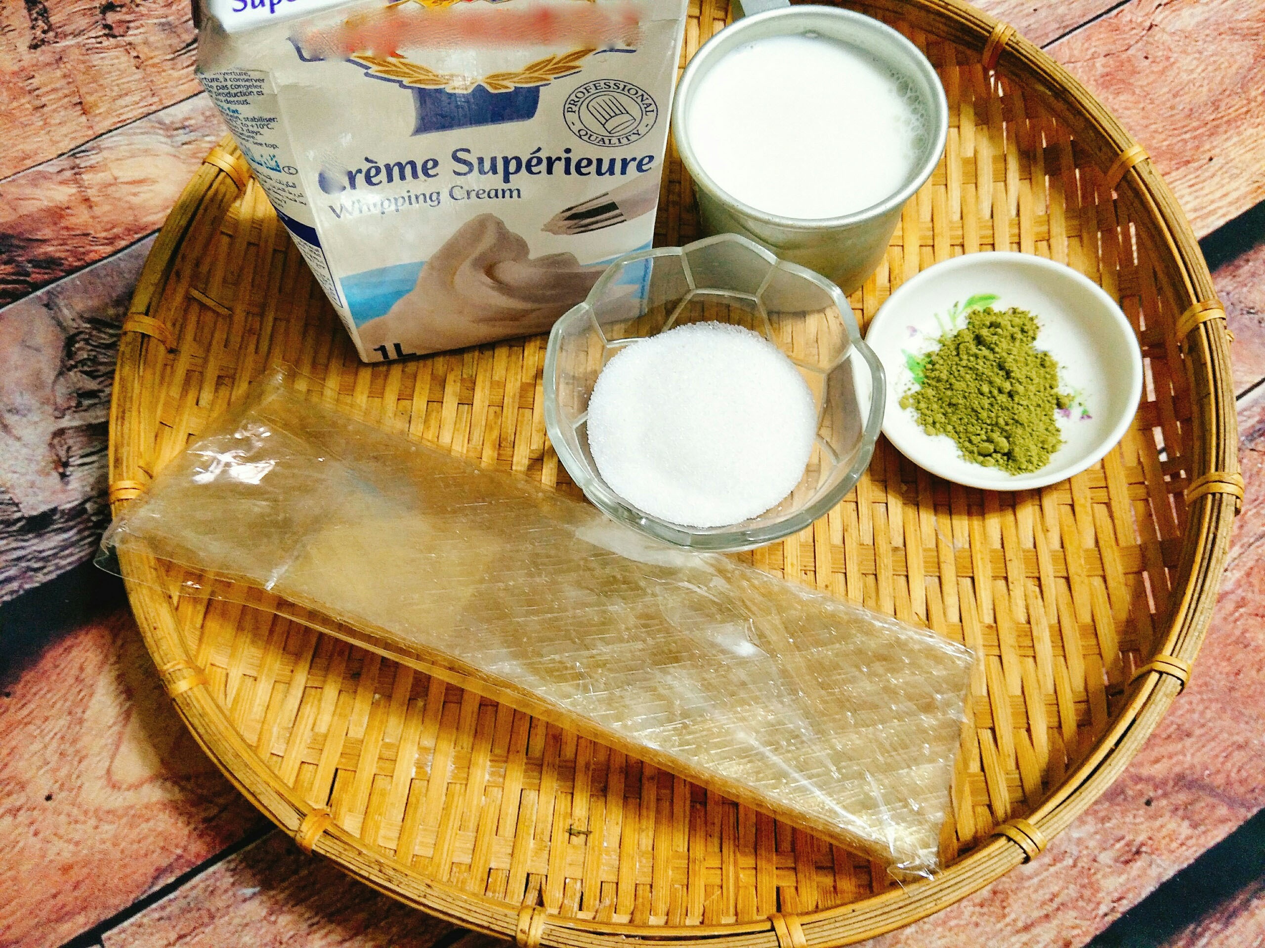 Tu lam banh panna cotta anh 1