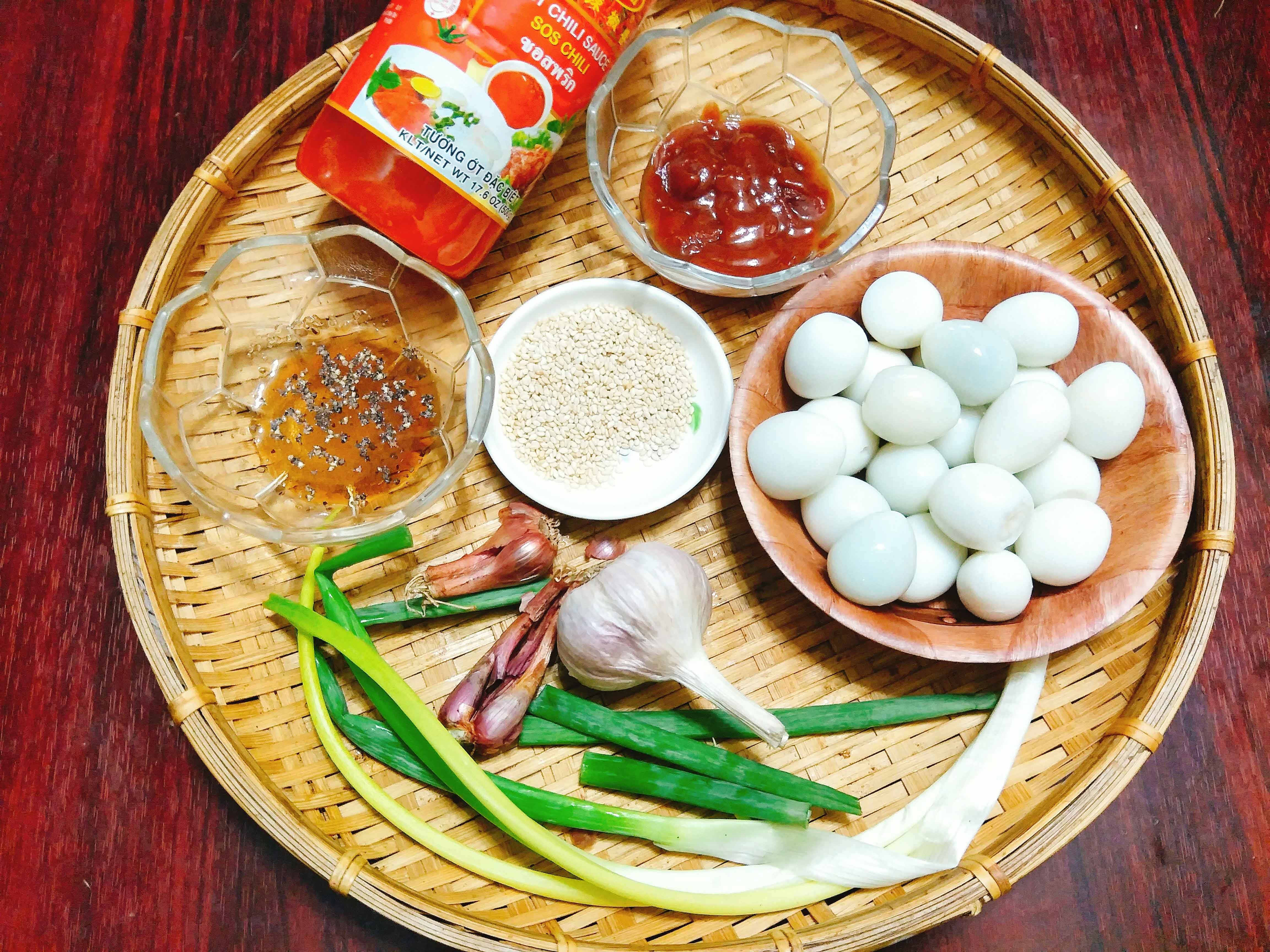 Trung cut sot chua ngot anh 1