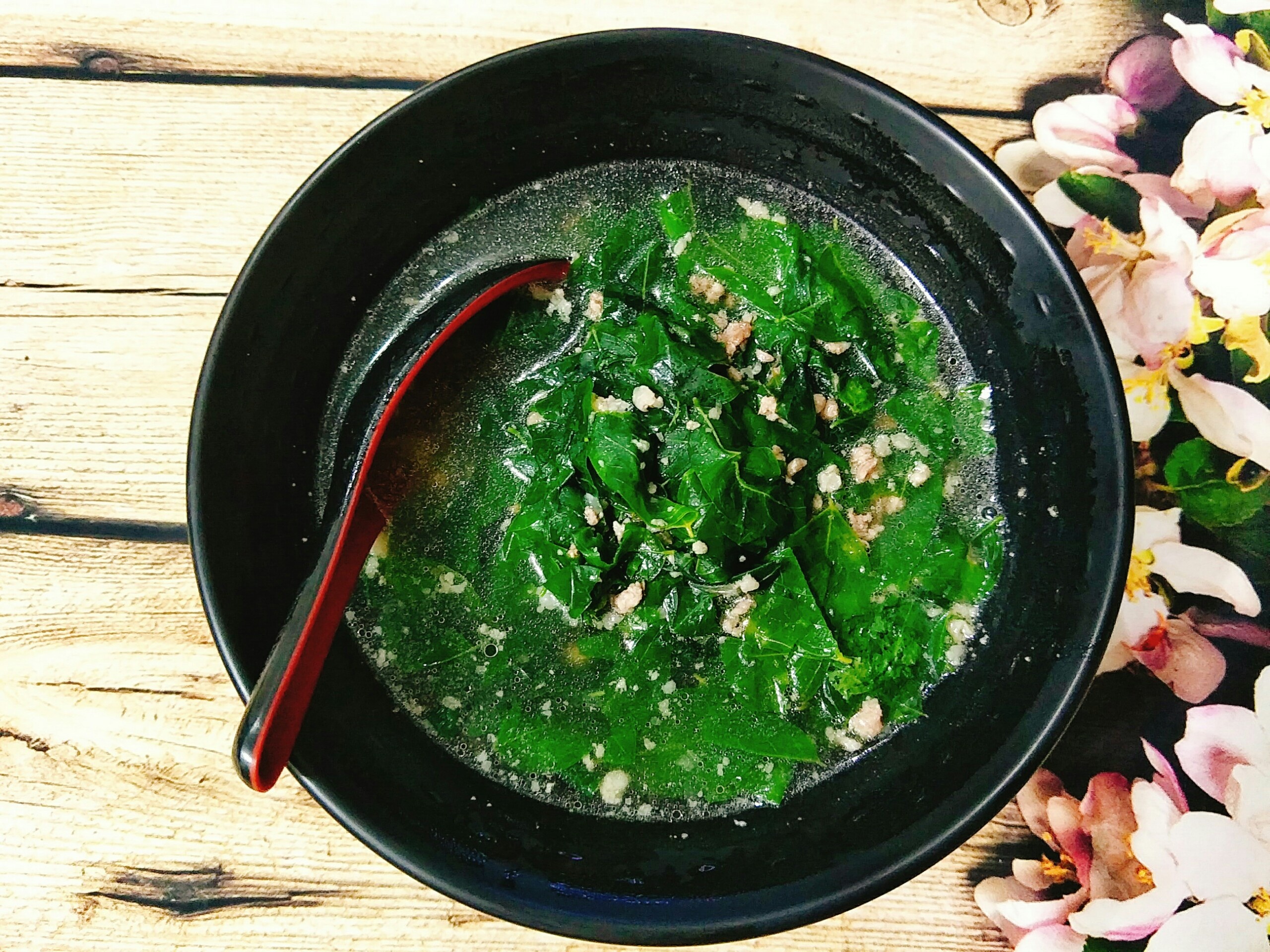 Toi nay an gi: Canh thit bam nau rau ngot thanh mat giai nhiet hinh anh