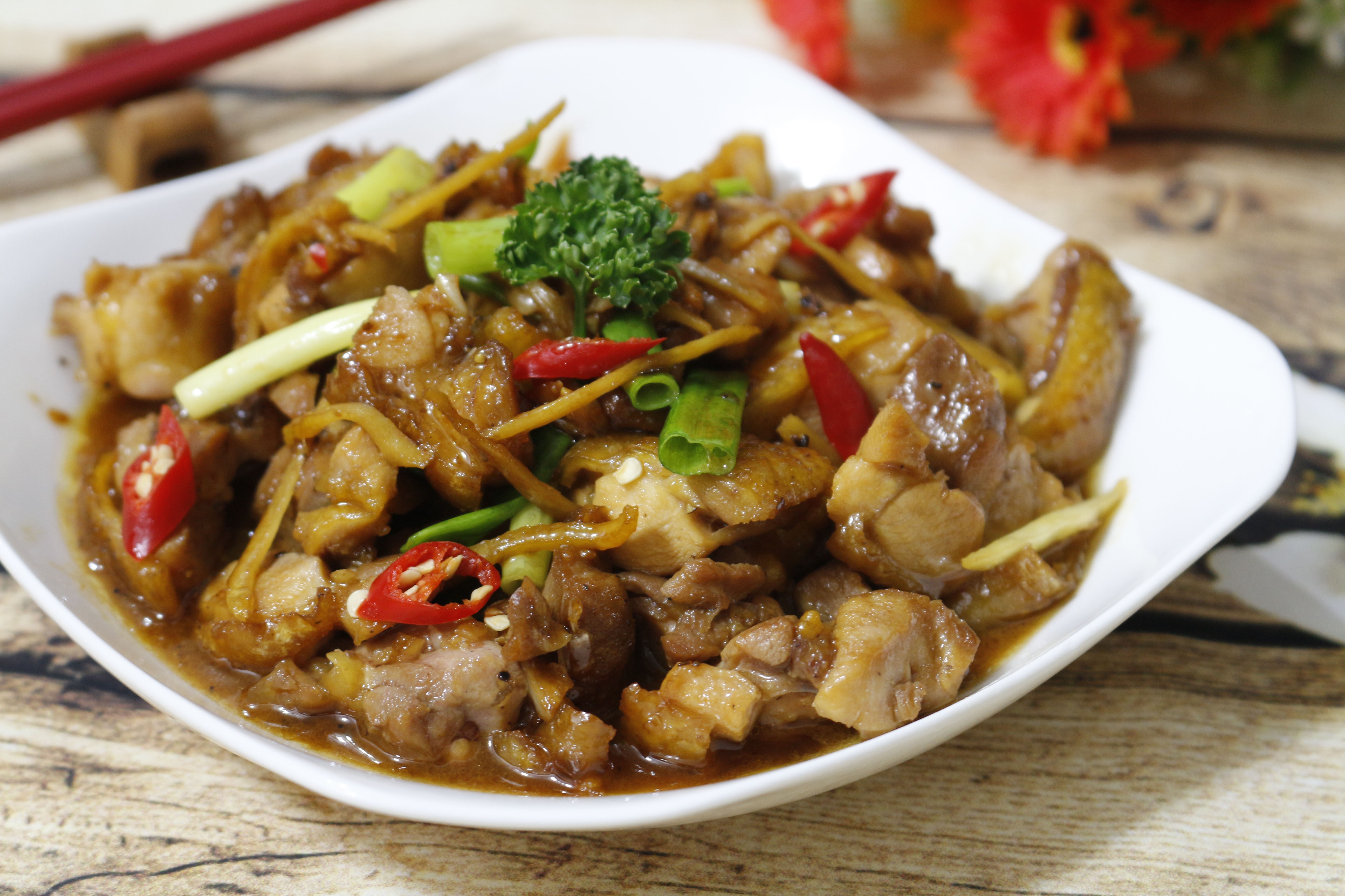 Toi nay an gi: Thit ga sot nuoc tuong hinh anh