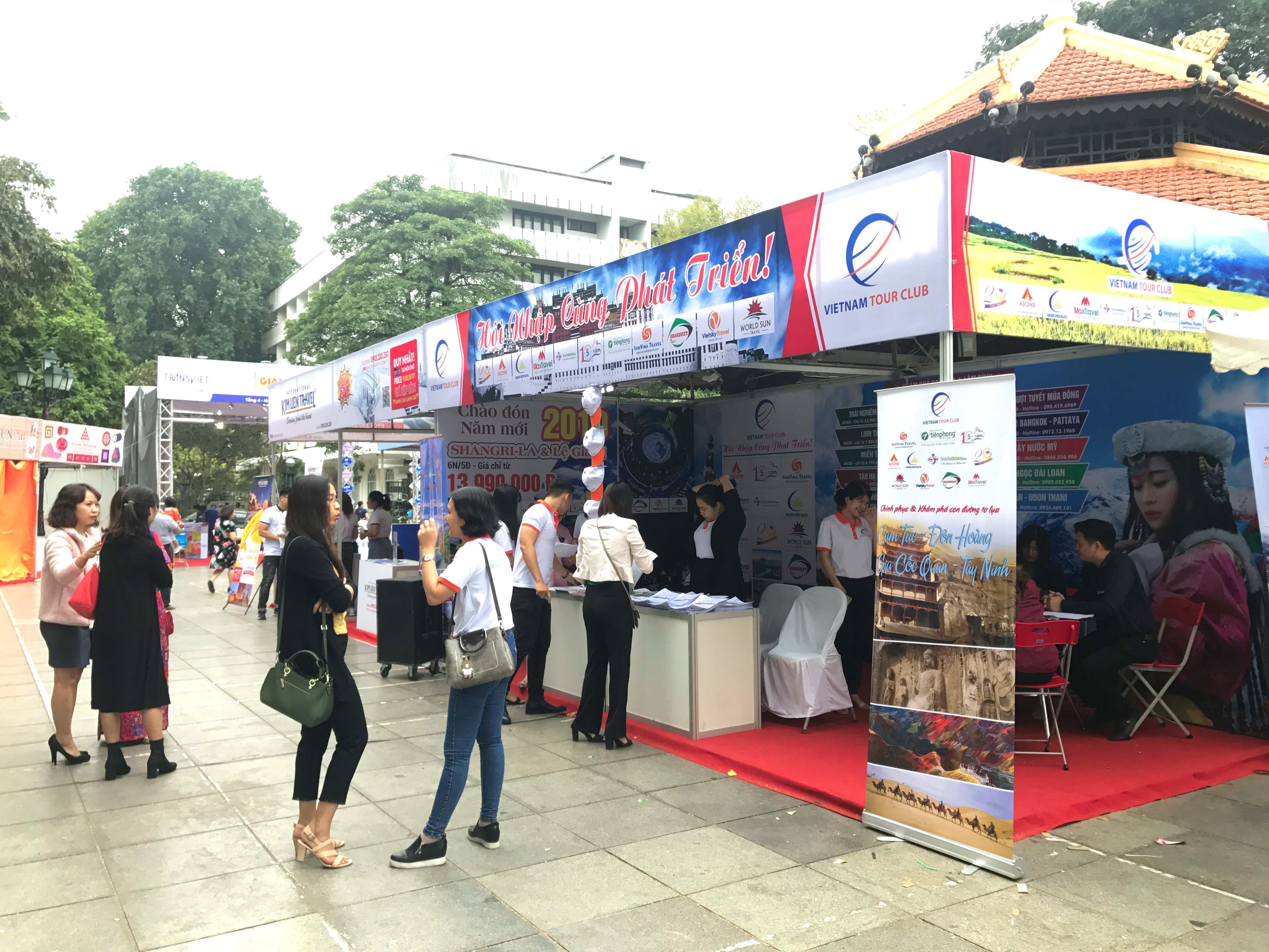 Ngay hoi khuyen mai du lich 2018 anh 1