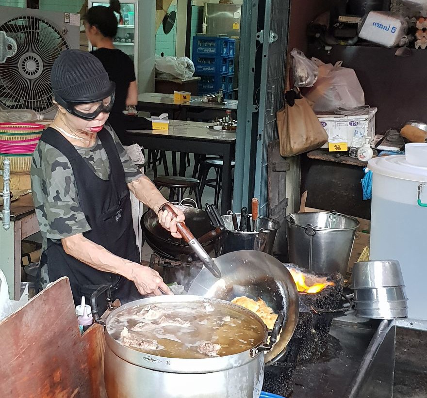 Quan an duong pho dat sao Michelin anh 1