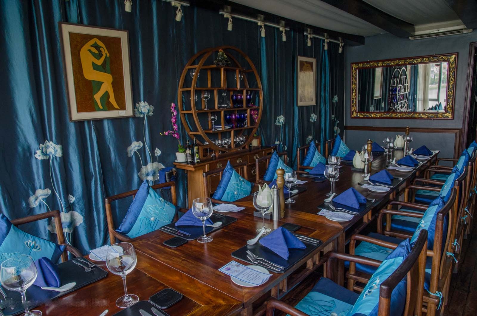 Nha hang phong cach Au o Ha Noi anh 3