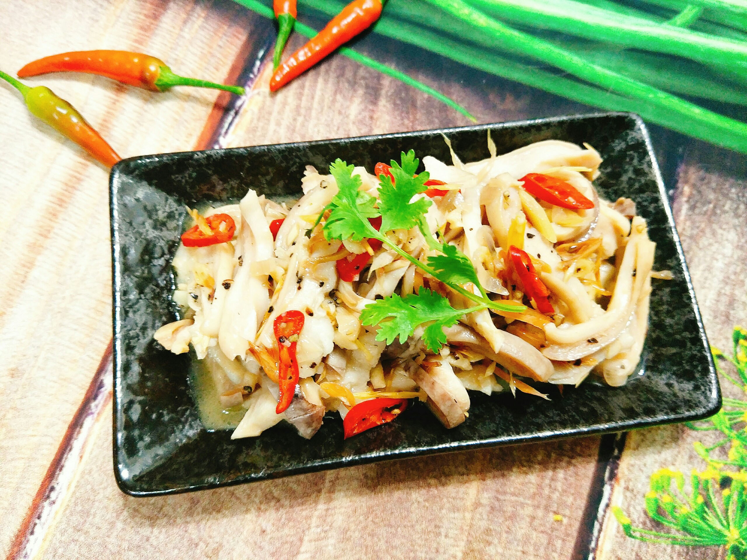 Toi nay an gi: Da day xao sa ot hinh anh