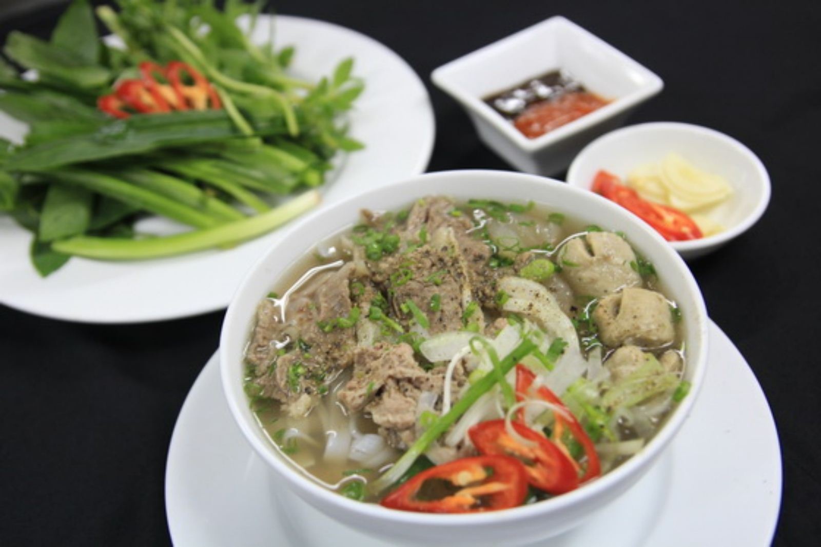 Pho Viet va 15 mon an hap dan, noi tieng tren toan the gioi hinh anh