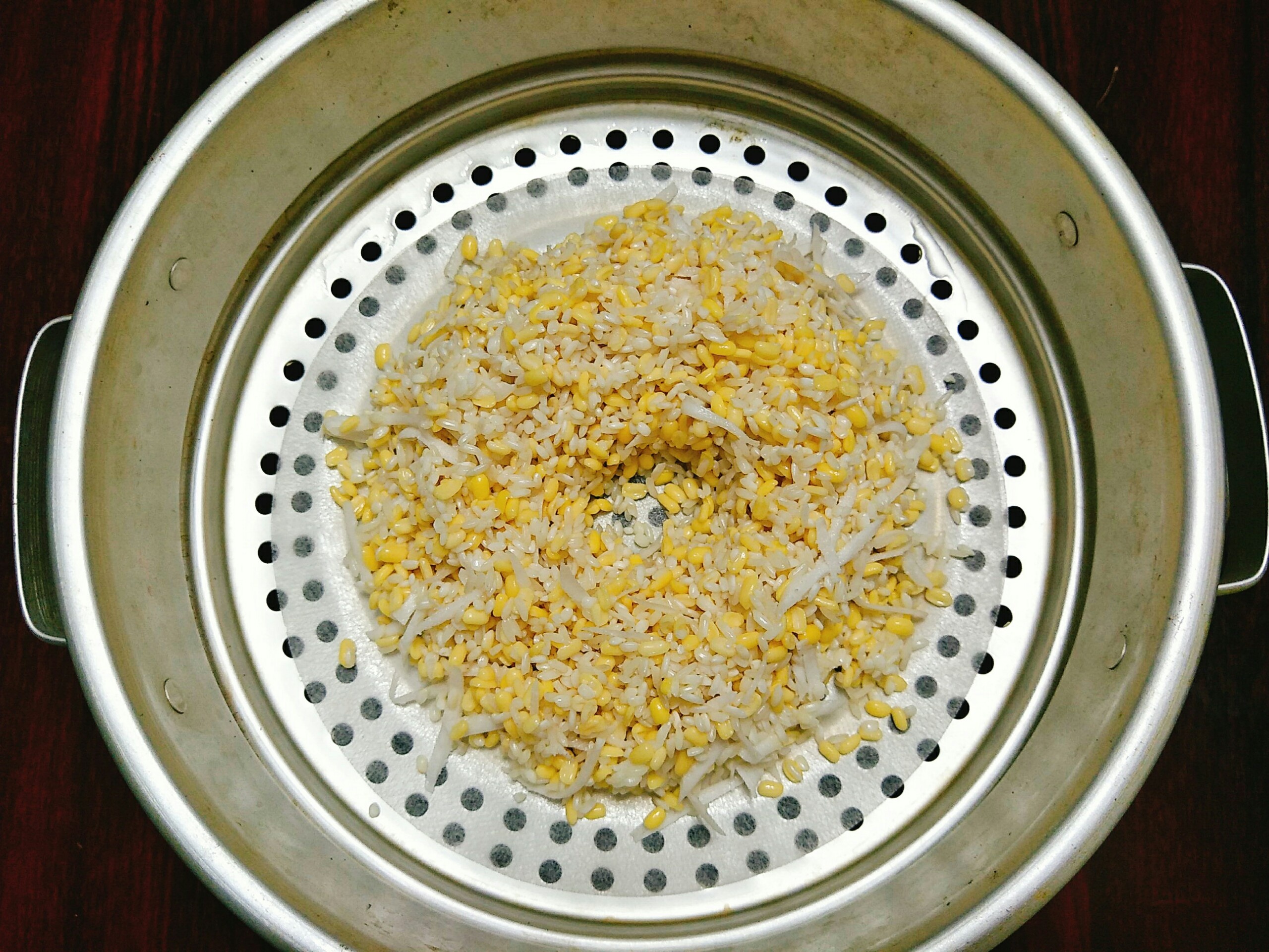 Cach lam xoi dau xanh cot dua anh 4