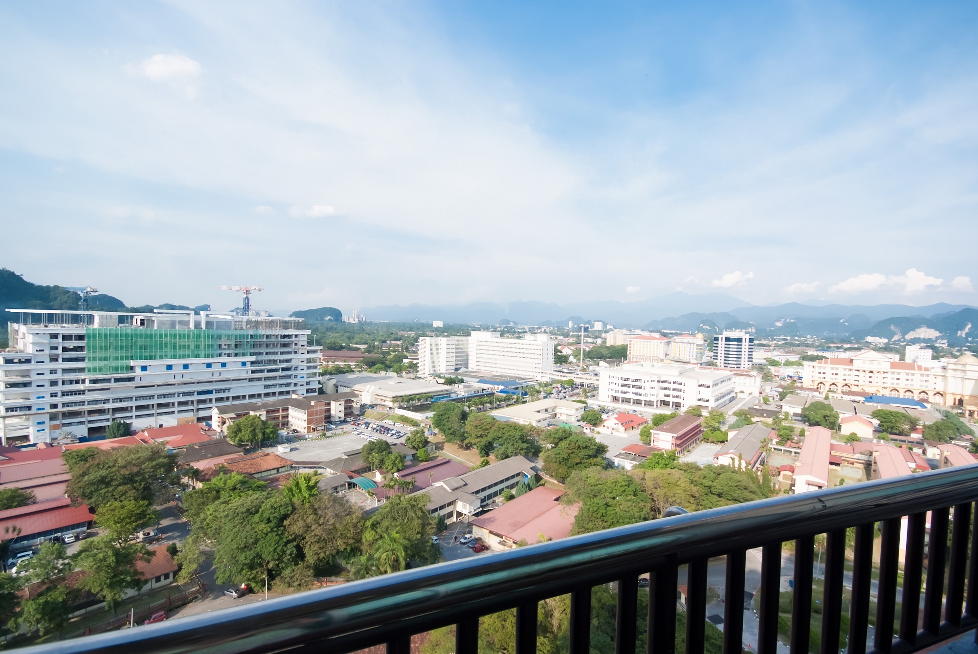 Den Malaysia co vu tuyen Viet Nam,  tranh thu kham pha 5 diem nay anh 5