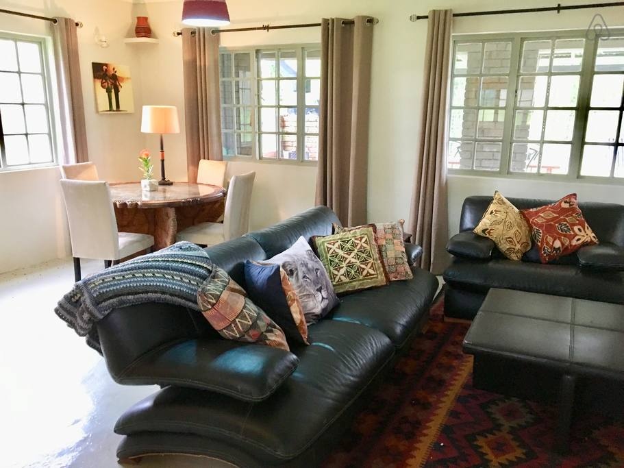 Du khach chi ca tram USD mot dem de ngu giua 77 con su tu anh 6