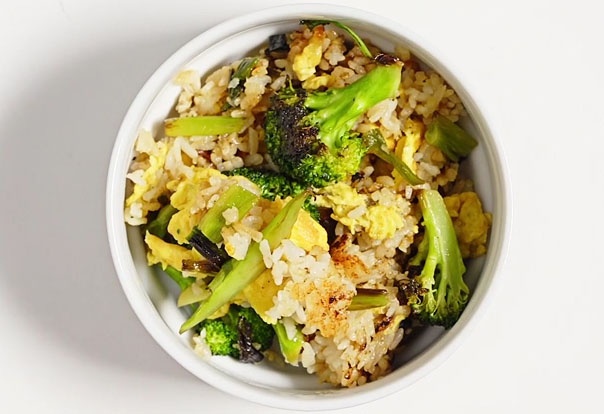 Cach lam mon com chien trung chuan vi nguoi Viet hinh anh