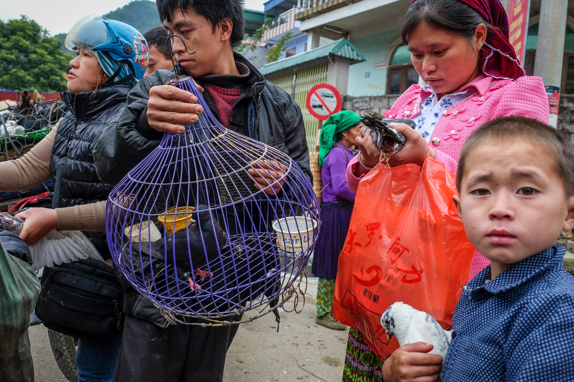 Phien cho mua xuan o Ha Giang anh 10