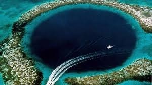 Kham pha Great Blue Hole, ho xanh khong lo giua long dai duong hinh anh