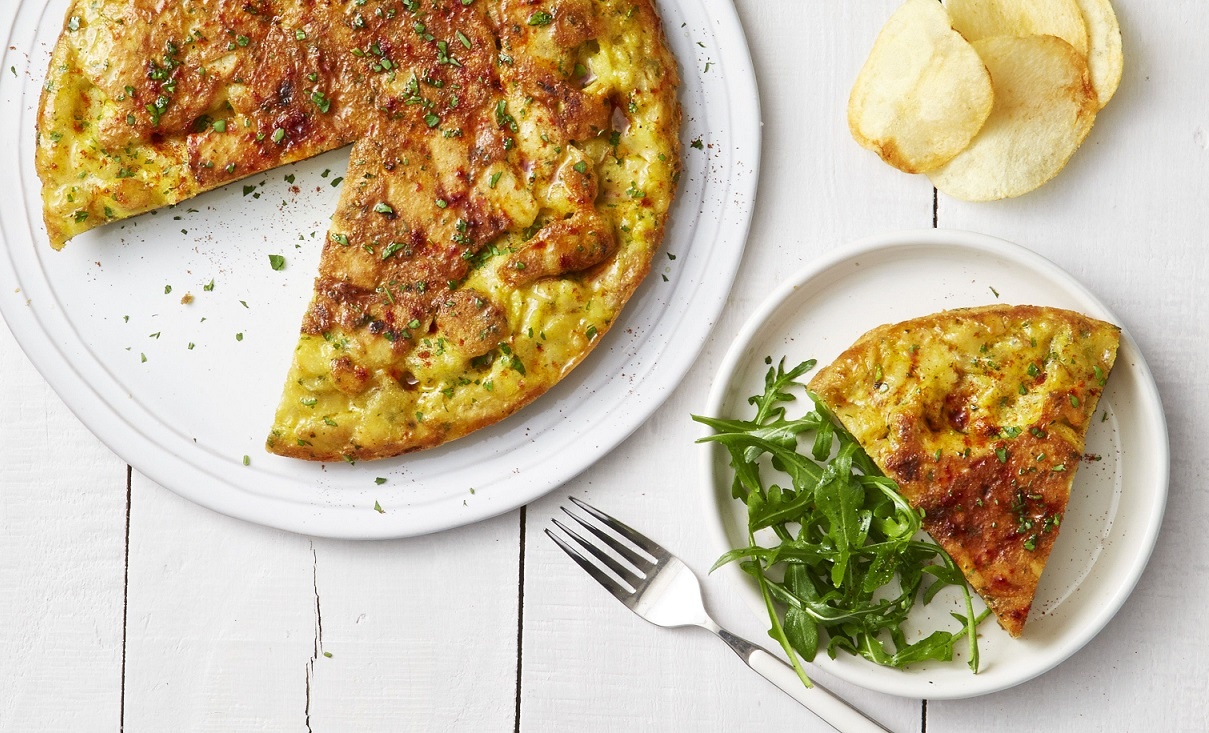 Thay doi khau vi bua sang voi mon trung op let khoai tay chien hinh anh