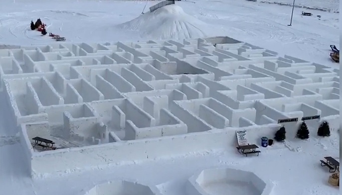 Lac vao me cung tuyet lon nhat the gioi o Canada hinh anh