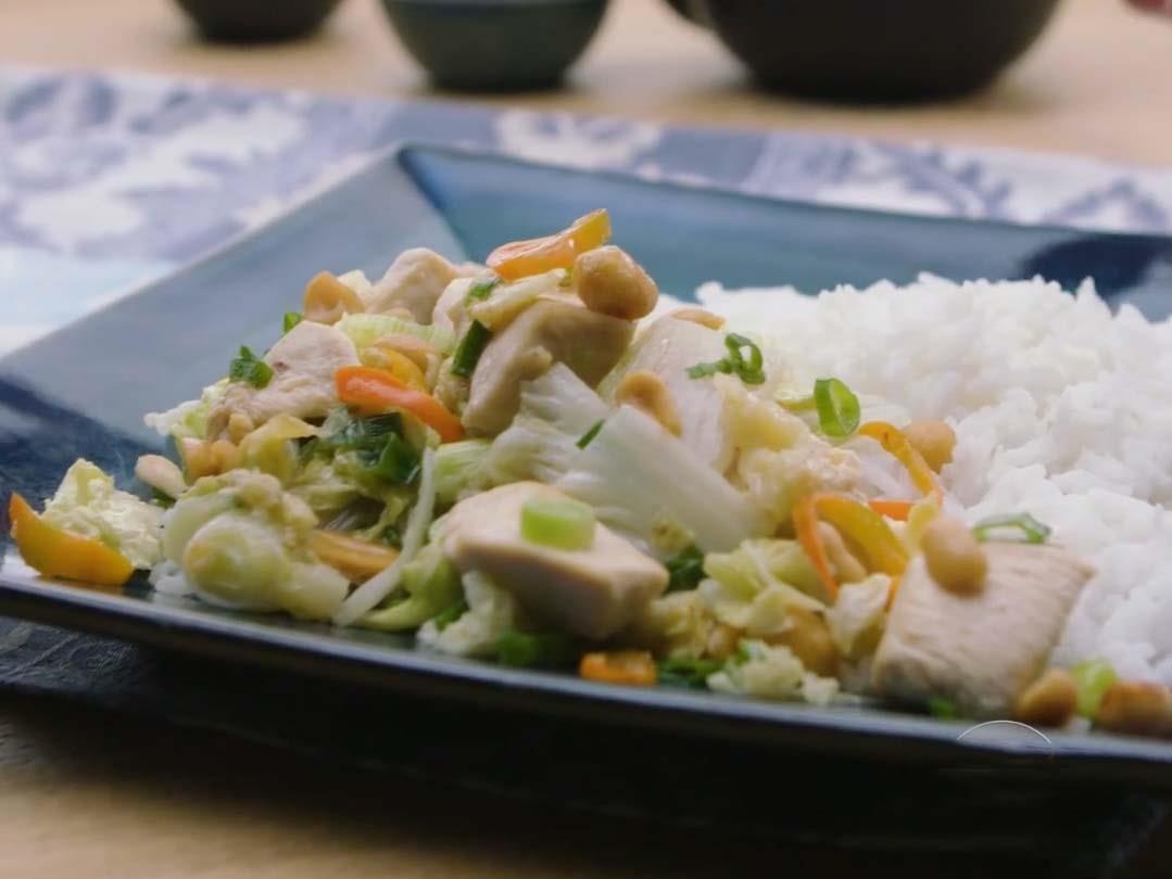 Toi nay an gi: Huong dan mon ga xao dau phong hinh anh