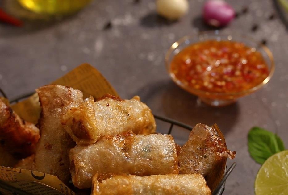 Toi nay an gi: Cha gio tom thit hap dan, dua com hinh anh