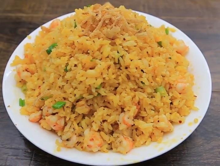 Toi nay an gi: Com rang tom trung muoi hinh anh