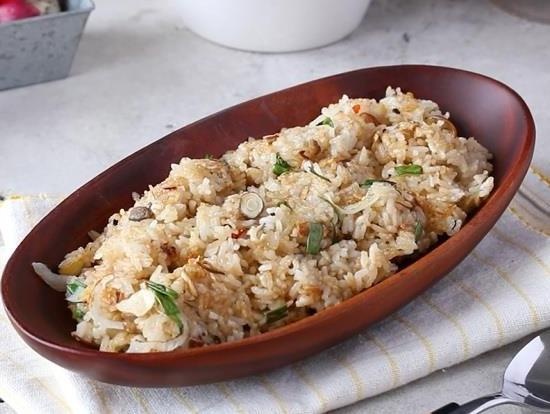 Cach lam mon com chien chuan cua nguoi Viet hinh anh