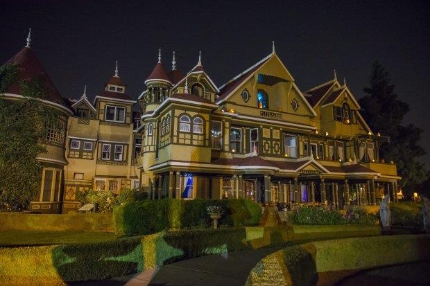 Bi an dinh thu ma am Winchester thach thuc hieu biet cua nhan loai hinh anh