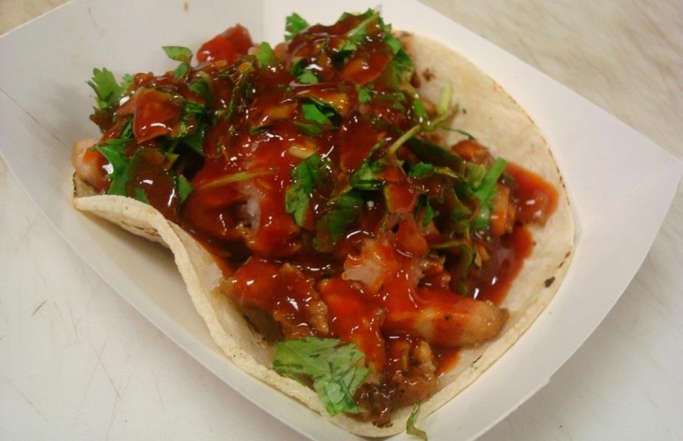 Thu thach an banh taco 'tu than' cay phat khoc tai My hinh anh