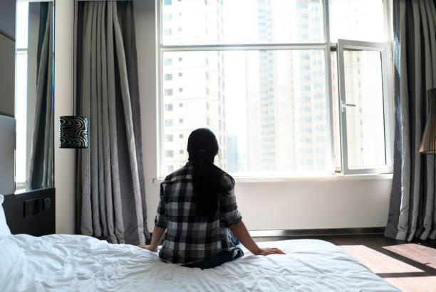 7 dau hieu khach san ban dinh dat se rat te anh 3