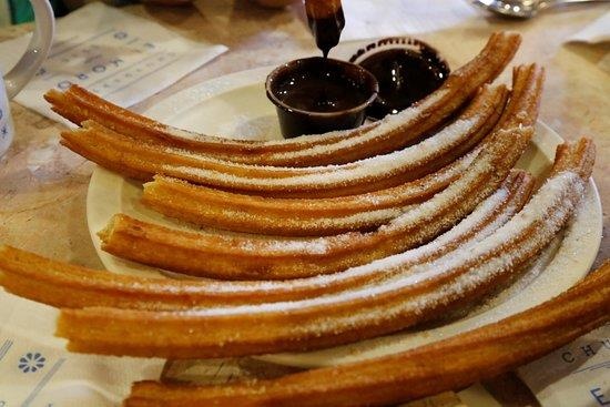 Churros, quay chien gion cua Tay Ban Nha lan toa khap the gioi hinh anh