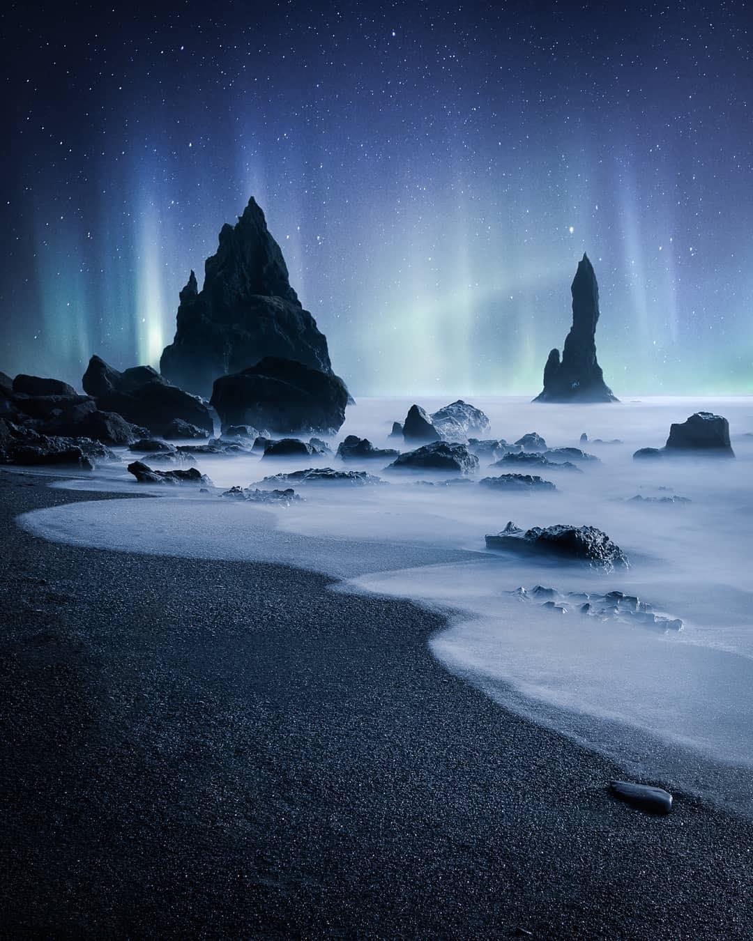 Bai bien cat den o Iceland anh 6