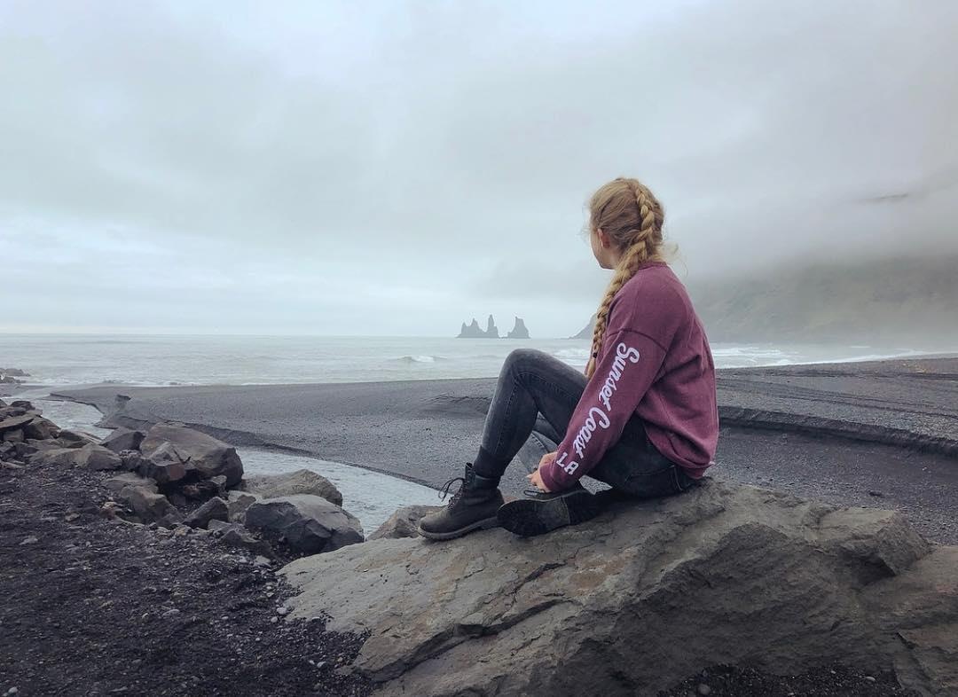 Bai bien cat den o Iceland anh 9