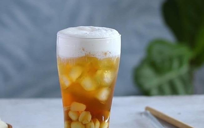 Huong dan tu lam tra sen vang giai nhiet ngay nong hinh anh