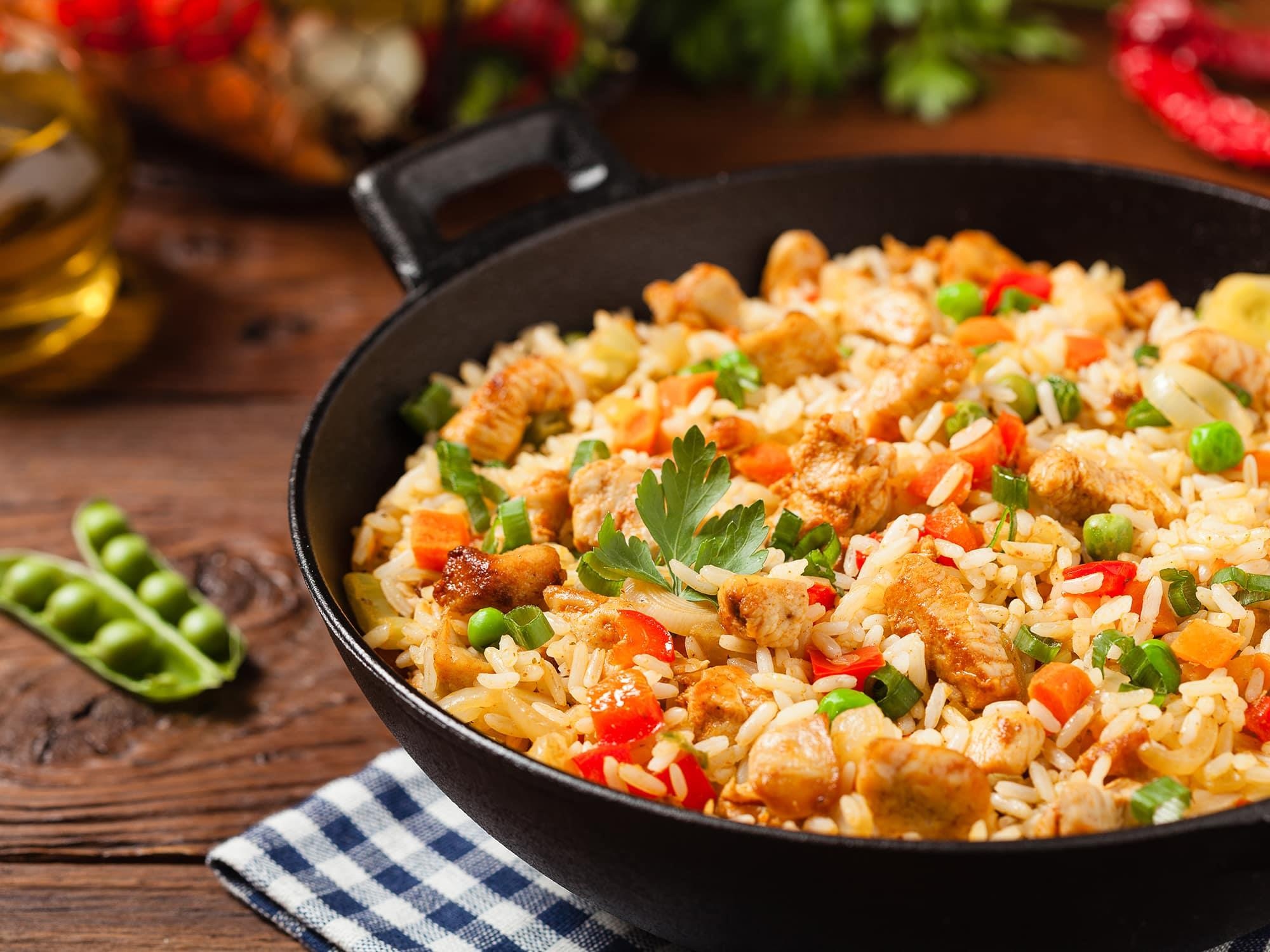 Cach lam com chien bang chao nuong cuc ngon va la mieng hinh anh