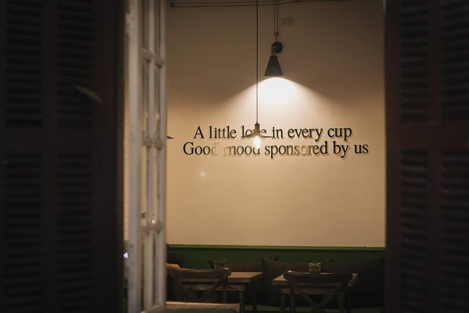 quan ca phe tranh nong tai Ha Noi anh 1