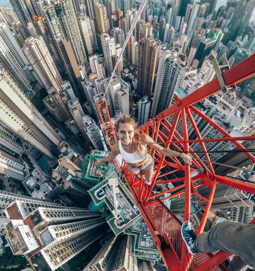 Cô gái chinh phục tòa tháp chọc trời ảnh 11 Co gai chinh phuc toa thap choc troi anh 11