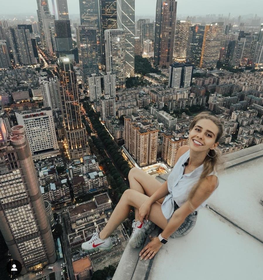 Cô gái chinh phục tòa tháp chọc trời ảnh 12 Co gai chinh phuc toa thap choc troi anh 12