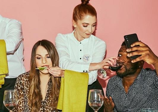 Nha hang 'bon thuc an' cho khach nhu em be tai London hinh anh