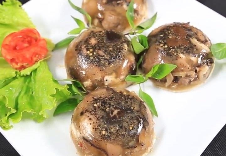 Cach nau thit dong chuan vi an giai nhiet ngay he hinh anh