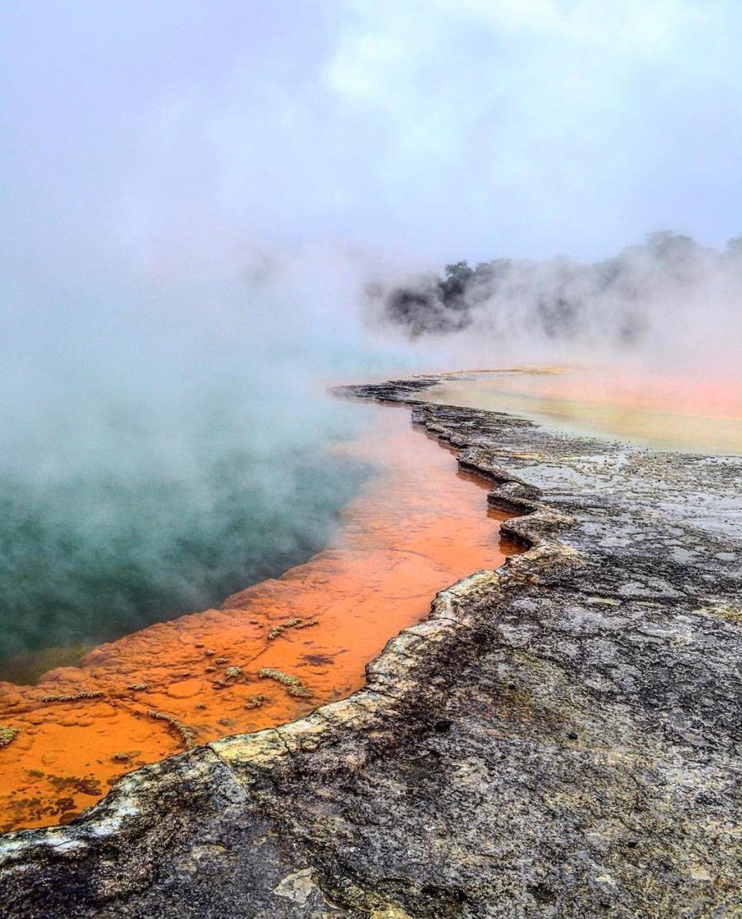 Suoi nuoc nong tu nhien tren the gioi anh 15