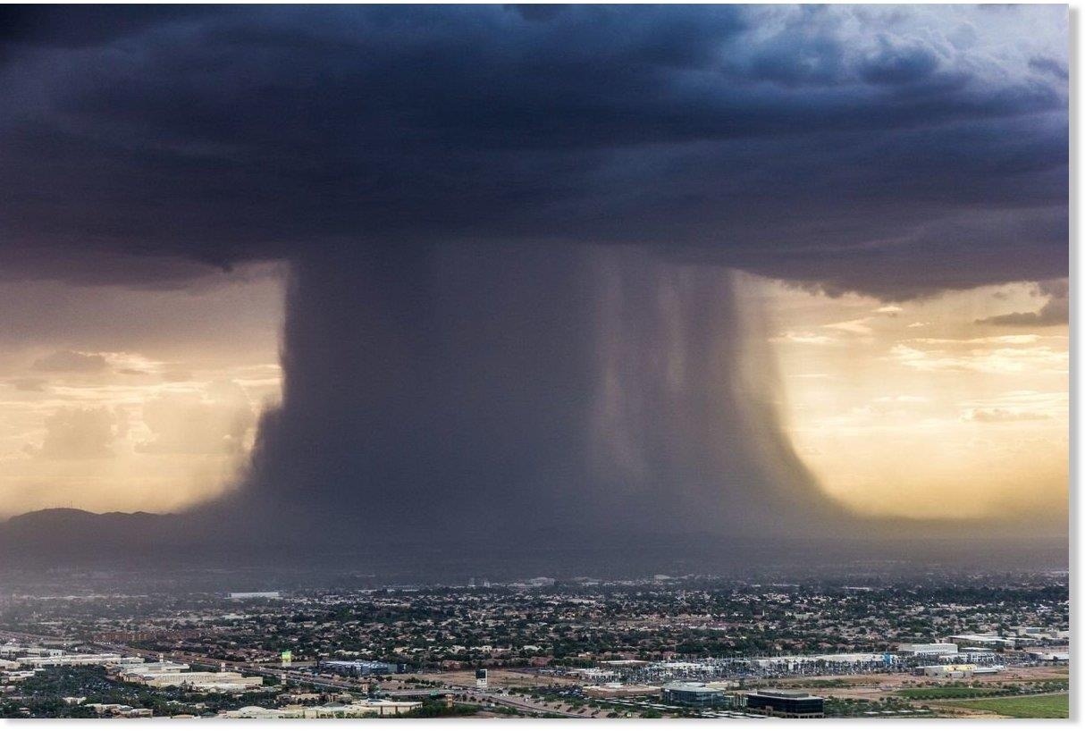 'Bom mua' tach doi bau troi nhu ngay tan the o thien duong du lich hinh anh