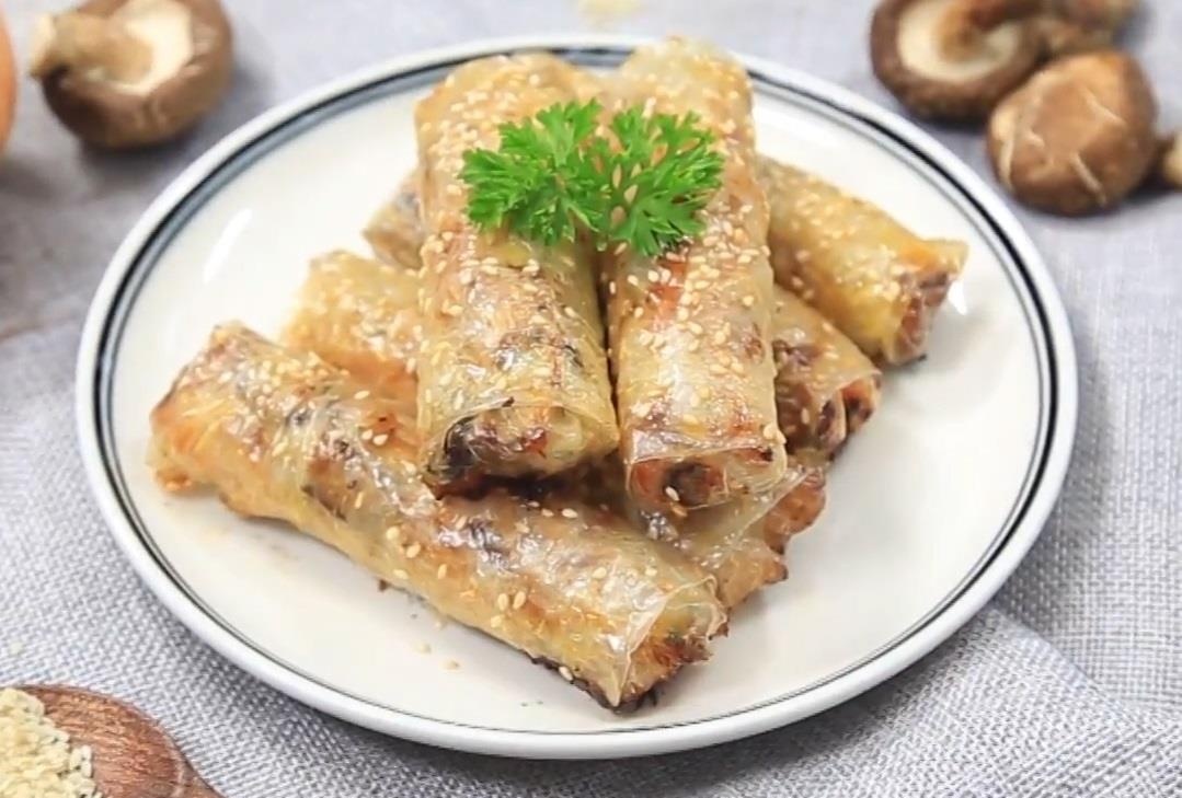 Toi nay an gi: Thu lam nem nuong thit ga, ca nha cung yeu hinh anh