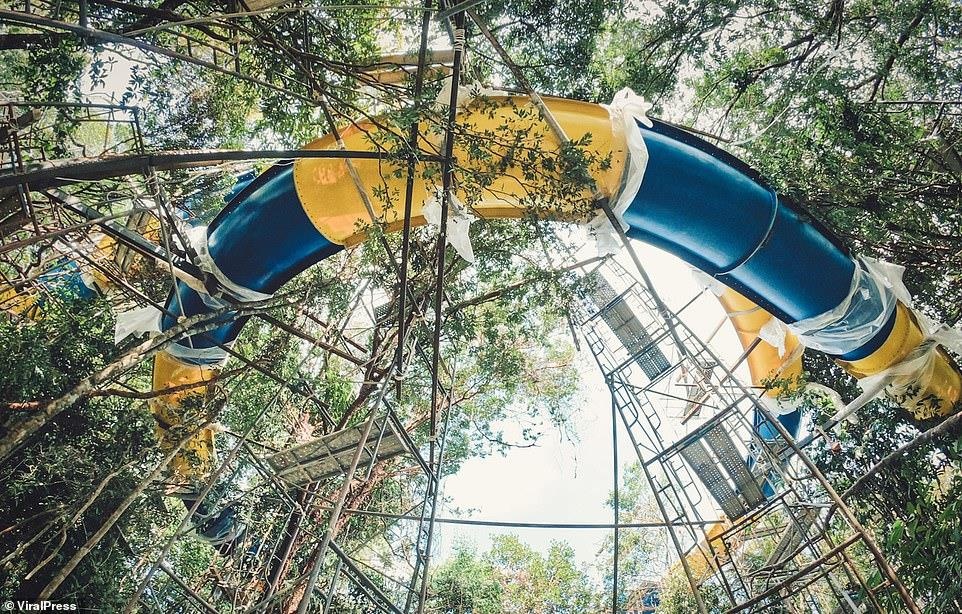 Mang truot nuoc dai nhat the gioi anh 2