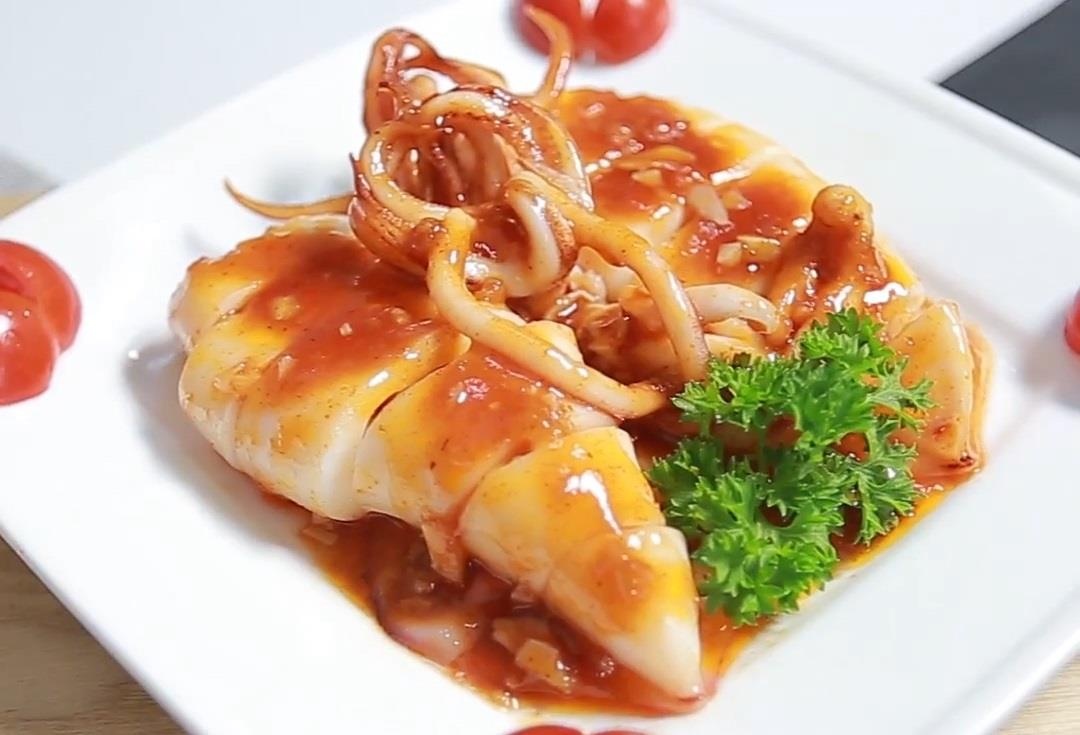 Toi nay an gi: Muc nuong sot chua cay hinh anh