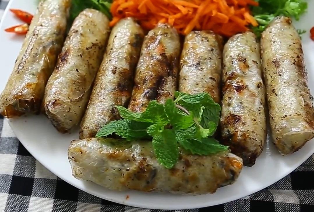 Toi nay an gi: Lam nem oc dai ca nha cung vui hinh anh