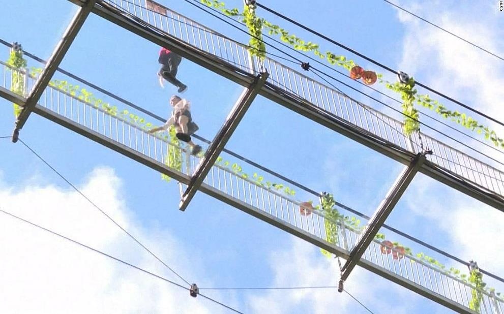 Khai truong loi di day kinh hinh xoan oc dang so o Trung Quoc hinh anh