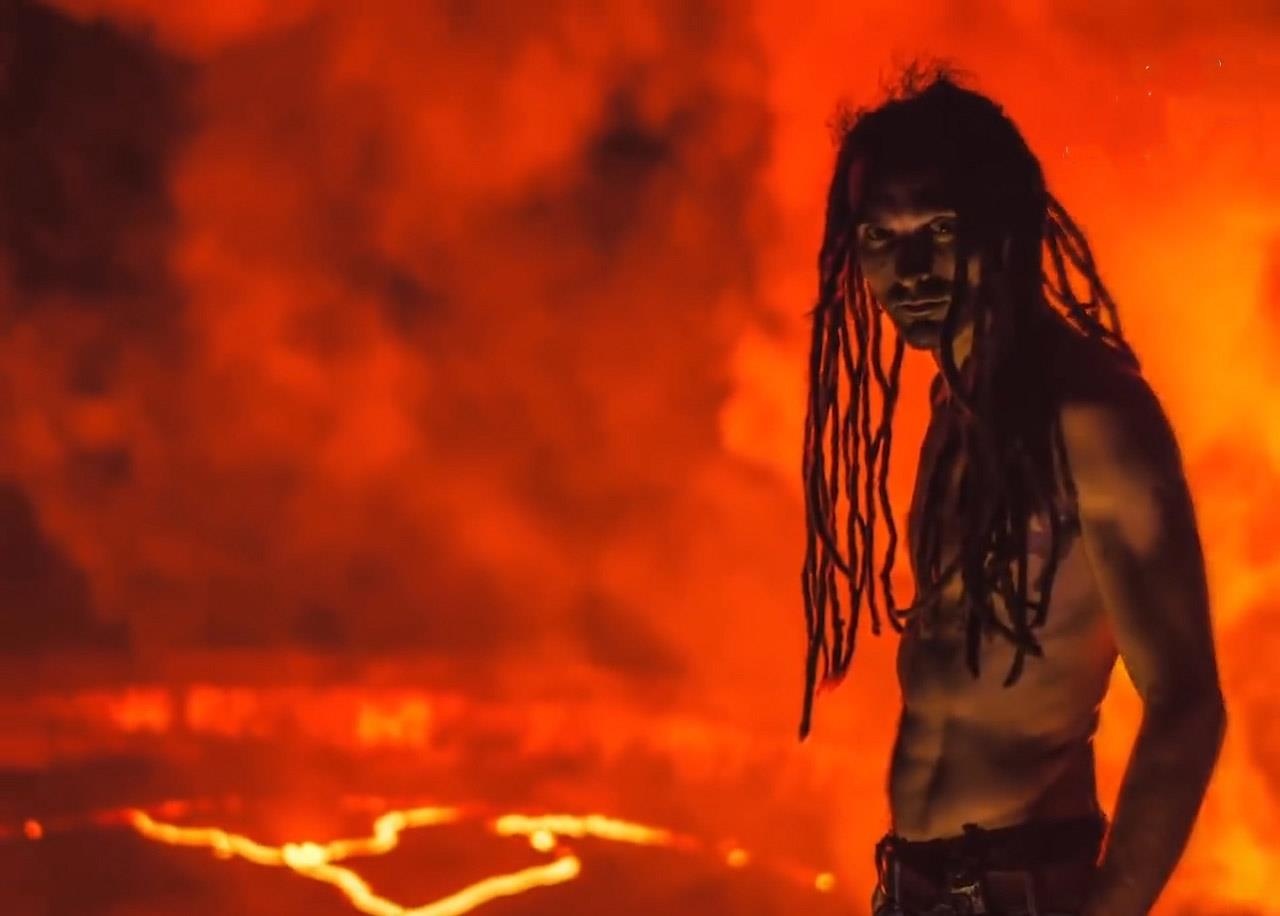 Nhom tham hiem lieu linh chinh phuc nui lua dang hoat dong hinh anh