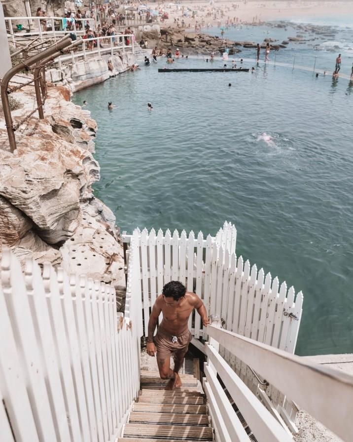 Be boi giua bien khoi anh 4