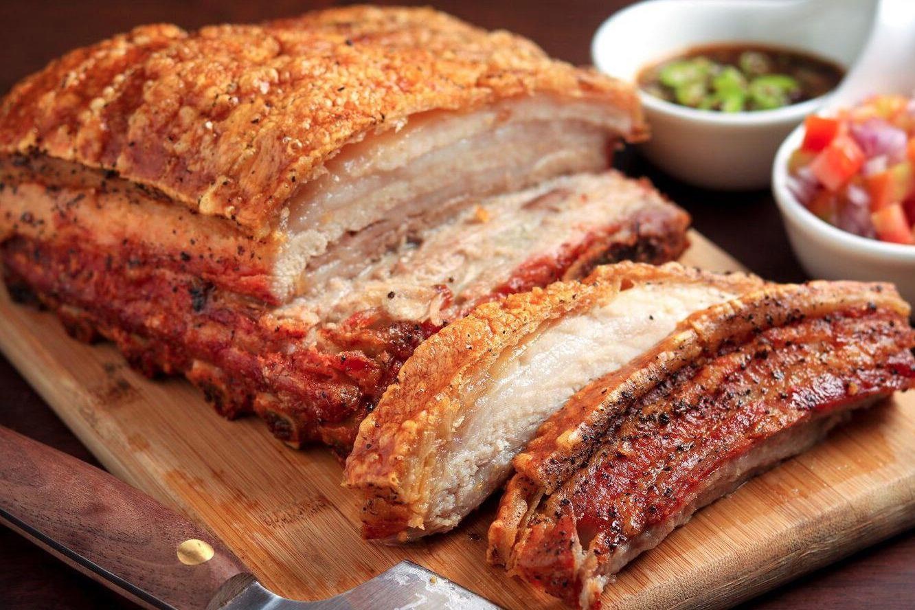 Meo lam thit heo quay gion bi don gian voi muoi hinh anh