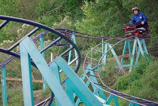 Ong bo tu che tau luon sieu toc tai nha tang con trai hinh anh