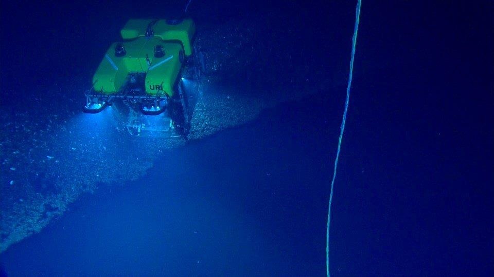 Ho muoi cuc doc duoi day bien anh 5