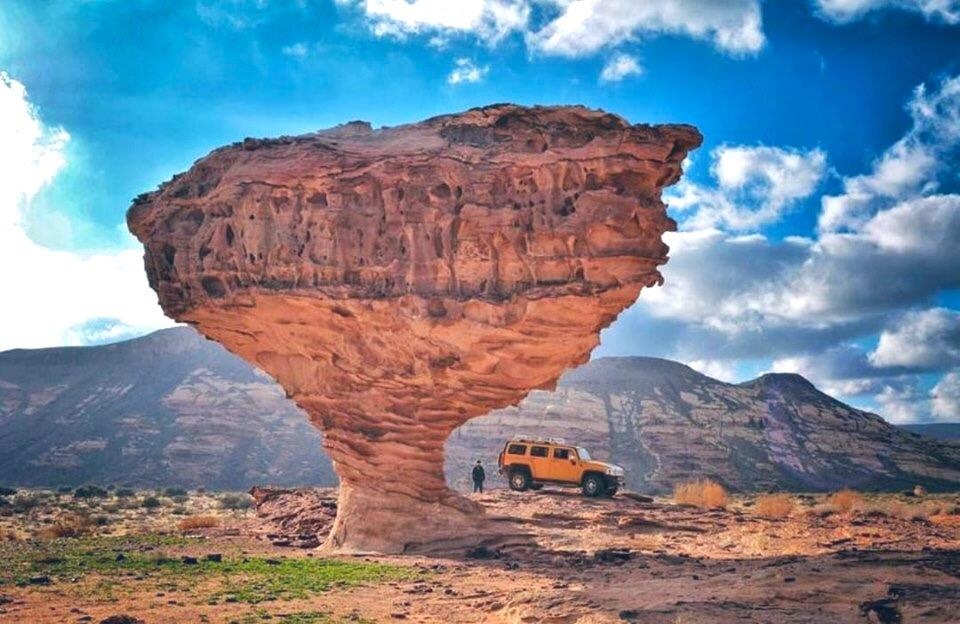 Ve dep sieu thuc nhu tren sao Hoa cua Saudi Arabia hinh anh