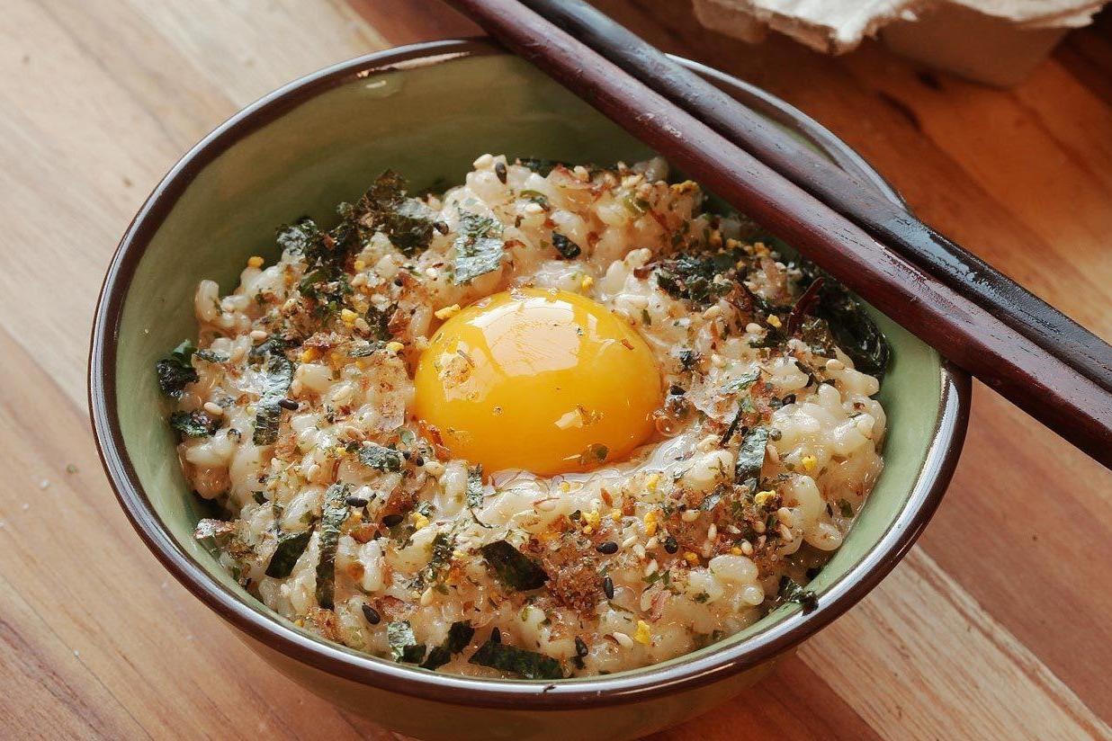 Com trung song - mon an gay nghien cua nguoi Nhat hinh anh